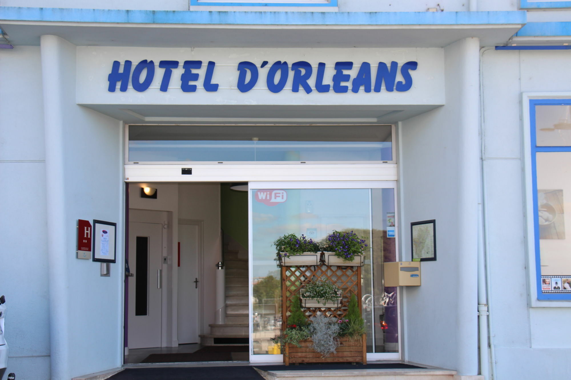 Hotel D'Orleans Angouleme Bagian luar foto