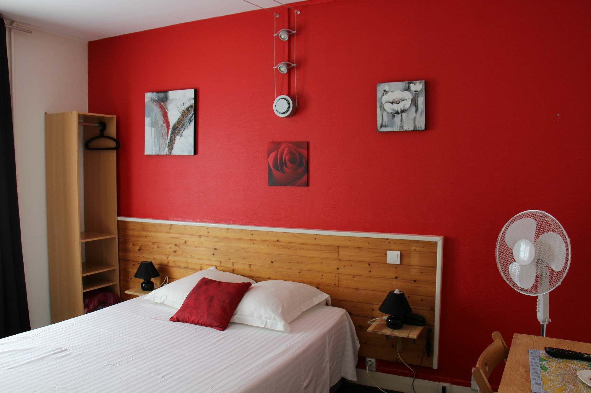 Hotel D'Orleans Angouleme Bagian luar foto
